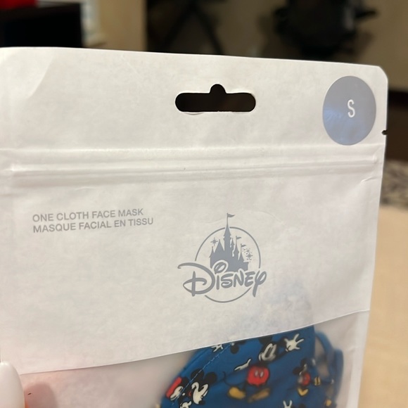 Disneyland Mickey Mouse Cloth Face Mask - Picture 3 of 5